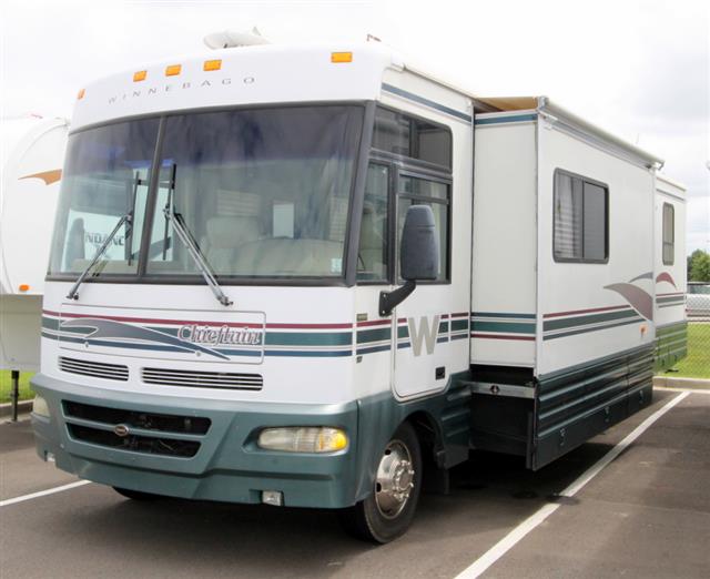 1998 Winnebago Chieftan 33W