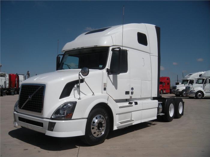 2011 Volvo (used) Vnl670