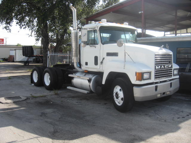 2000 Mack Ch613