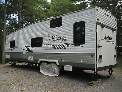 Toyhauler trailer 29ft Salem model by Forest River