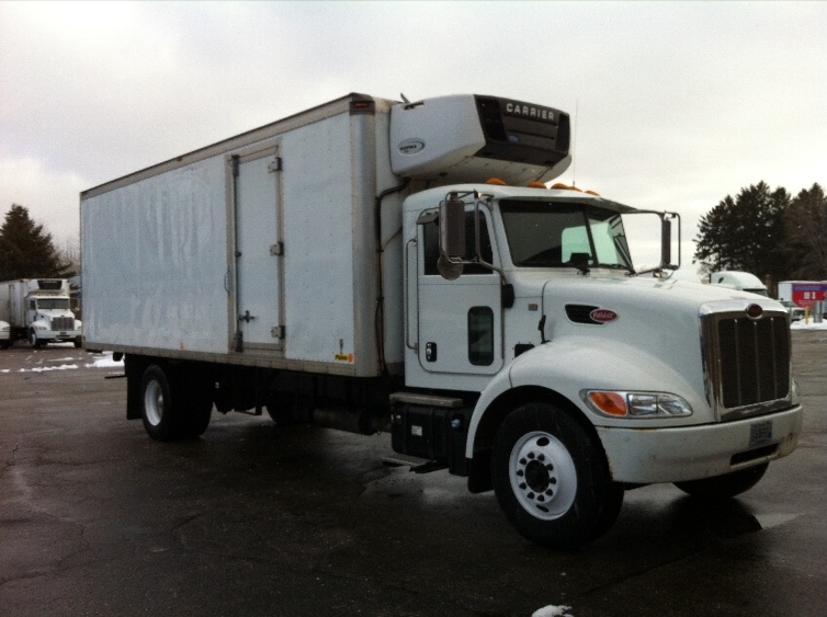 2011 Peterbilt 330