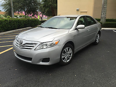 Toyota : Camry LE Sedan 4-Door 2010 toyota camry le with only 8 k miles elderly owned florid car