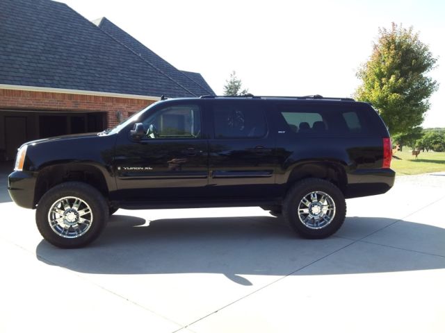 GMC : Yukon 4WD 4dr 1500 One Owner,never smoked in,always garaged,low miles,Excellent Cond inside & out !