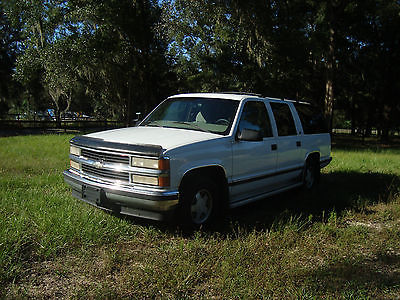 Chevrolet : Suburban LT 1999 chevrolet 1500 suburban lt 2 wheel drive