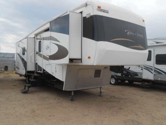 2010 Carriage Cameo F36FWS