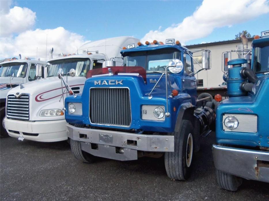 1986 Mack Rd688s