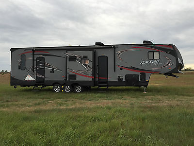 Towable RVs & Campers : Fifth Wheel RVs : Vengeance 42' Toy Hauler