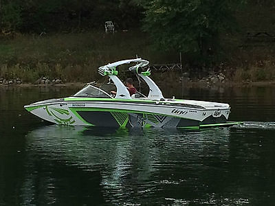 L@@K Barely Used 2014 Tige RZR 20' Wakeboard, Surf with Touchscreen~Tige Touch