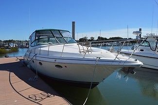 1999 Cruisers Yachts 3375 Esprit, Twin Volvo 5.7L 250hp's, A/C, Full Enclosure