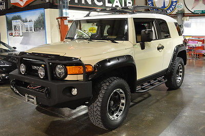 Toyota : FJ Cruiser 4x4 Leather,Moonroof,Gauge Pkg,Loaded,Very Clean, Many Accessories,Must Read!