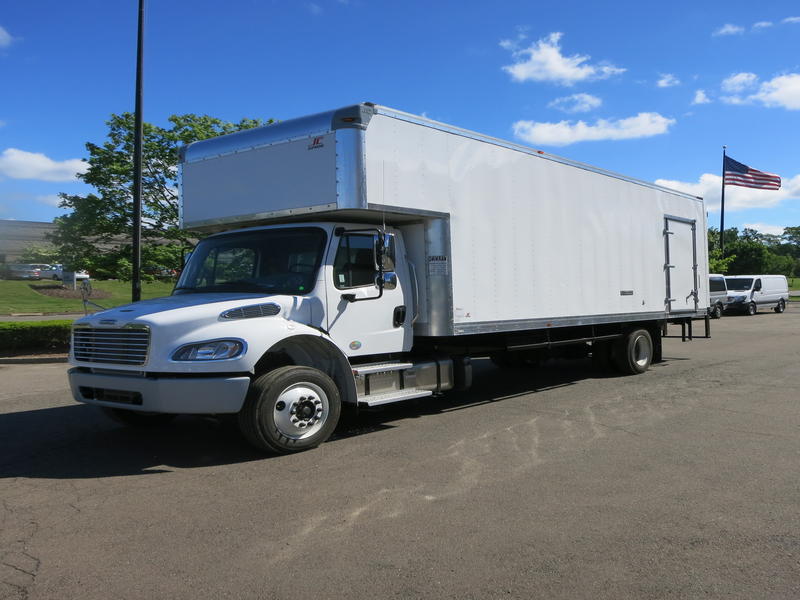 Freightliner 26 Moving Truck Cars for sale