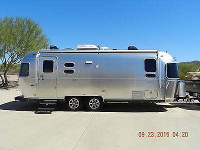 2015 Airstream, Flying Cloud 25FB (front bed)