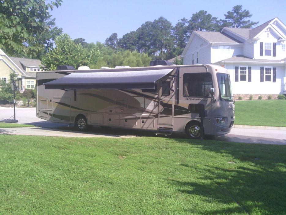 2012 Thor Motor Coach Hurricane 32A