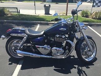 Triumph : Thunderbird 2010 blue