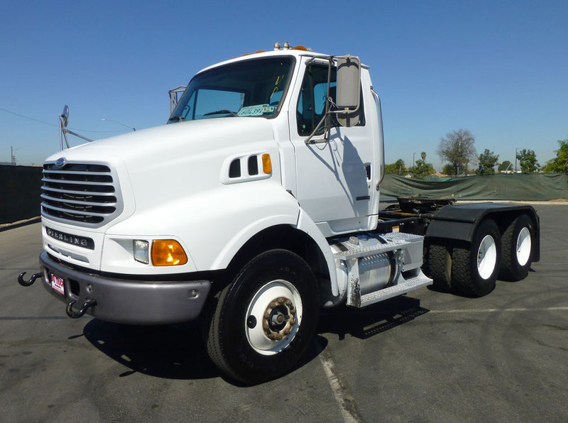 2009 Sterling L9500 Day Cab Tractor