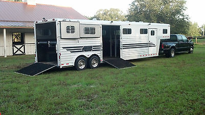 4 STAR  Head to Head   Horse trailer