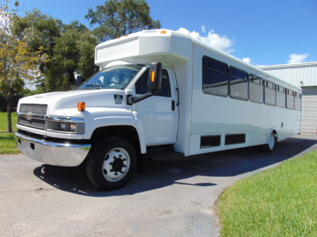 Chevrolet : Other WHOLESALE 2009 chevy c 5500 39 passenger shuttle bus performs excellent serviced limo