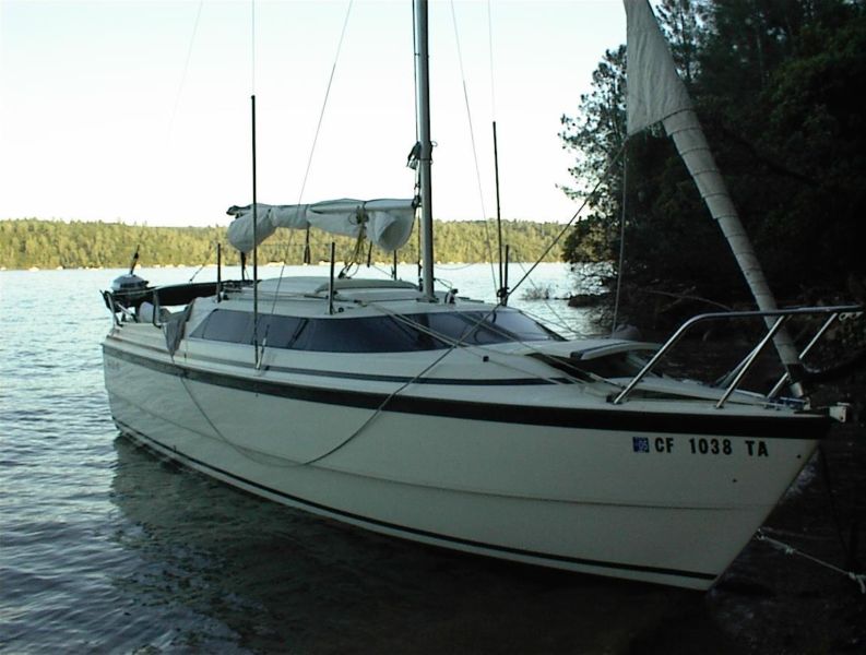 2001 MacGregor 26x sailboat