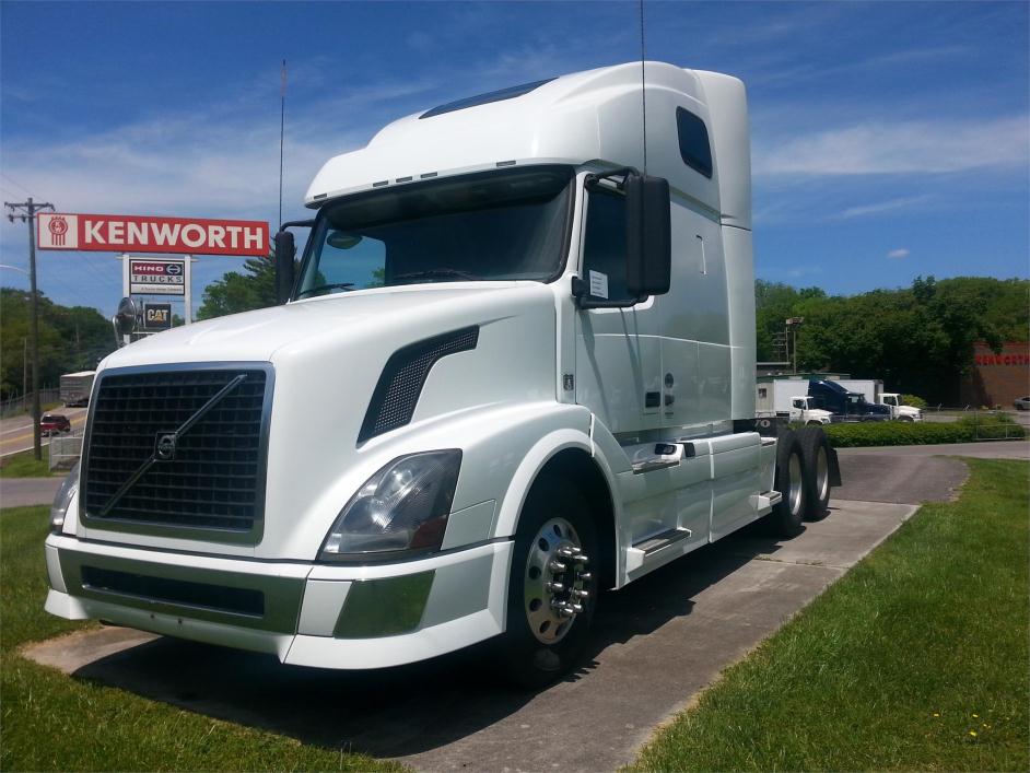 2012 Volvo Vnm64t670