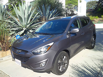 Hyundai : Tucson AWD Stunning AWD Tucson SE has only 8,880 miles! Shadow Gray Black Interior