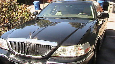 Lincoln : Town Car Signature Sedan 4-Door 2003 black lincoln town car