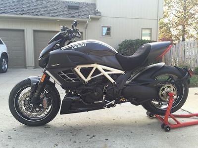 Ducati : Other Ducati Diavel AMG SE #0037/0672 Like New, Low Miles, Super Clean with extras!