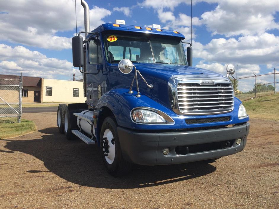 2006 Freightliner Cl12064st-Columbia 120