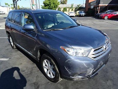 Toyota : Highlander FWD 2013 toyota highlander salvage wrecked repairable project only 23 k miles l k