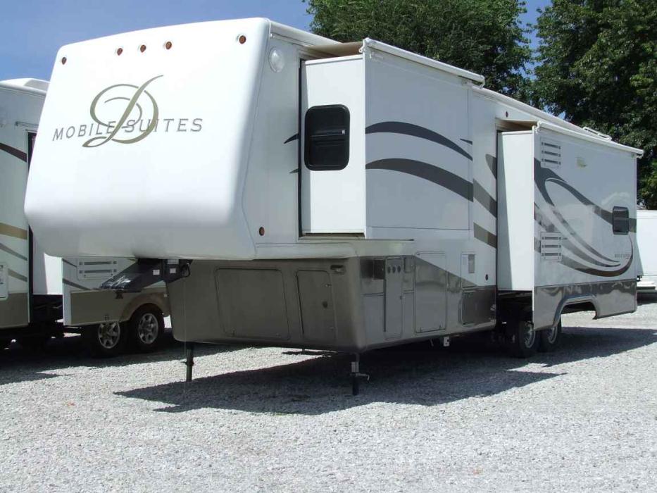 2005 DRV LUXURY SUITES Mobile Suites 36TK3