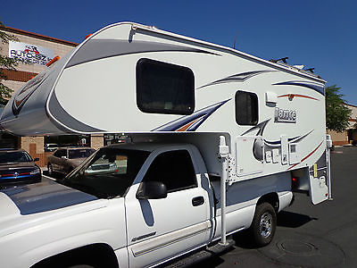 2012 LANCE 1050S camper for long bed Heavy Duty truck