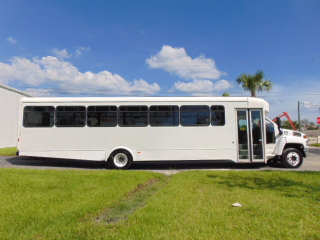 Other Makes WHOLESALE 2009 chevy c 5500 40 passenger shuttle bus performs excellent serviced