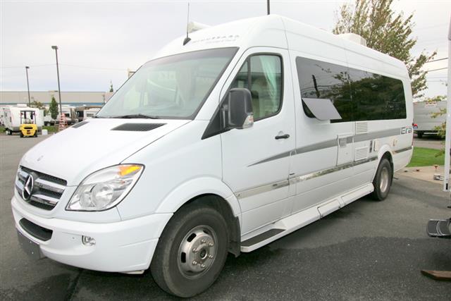 2003 Winnebago Ultimate Freedom 40KD