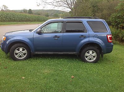 Ford : Escape 2010 blue ford escape 4 cyl great on gas 4 wheel drive