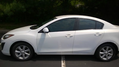 Mazda : Mazda3 i sport  2011 white sport i automatic 4 door sedan with 43300 miles