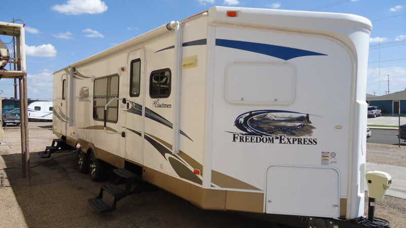 2009 Coachmen Concord 300TS