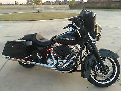 Harley-Davidson : Touring 2012 harley davidson street glide flhx only 3661 miles abs security loaded