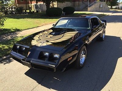 Pontiac : Trans Am 1979 trans am 400 4 spd black gold documented and in mint condition