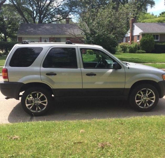2004 FORD ESCAPE XLT