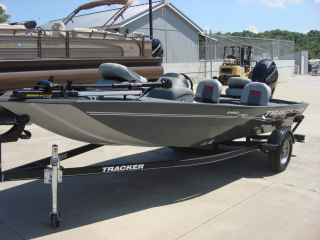 2017 TRACKER BOATS Pro 170