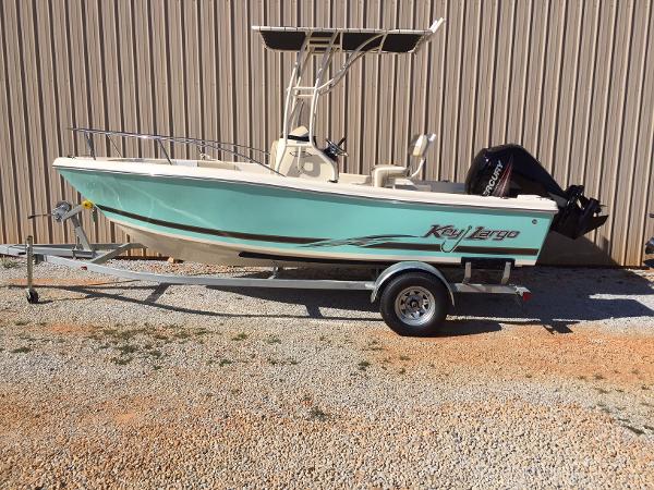 2016 Key Largo 1800 Center Console