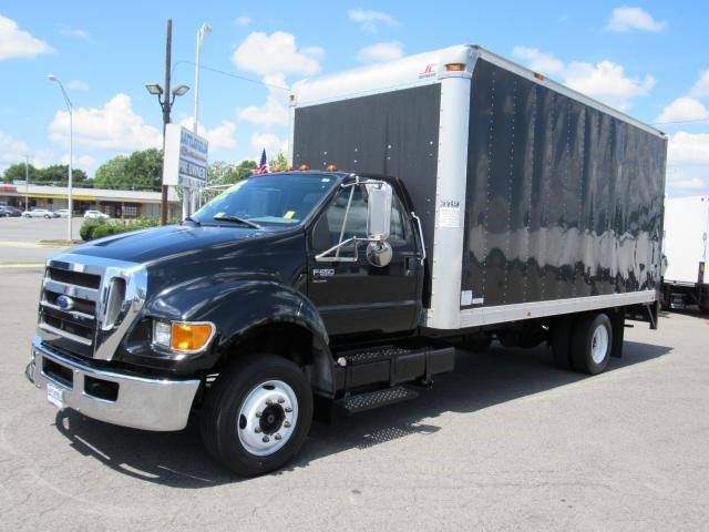 2010 Ford F650  Moving Van