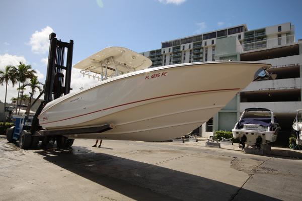 2008 Boston Whaler 320 Outrage