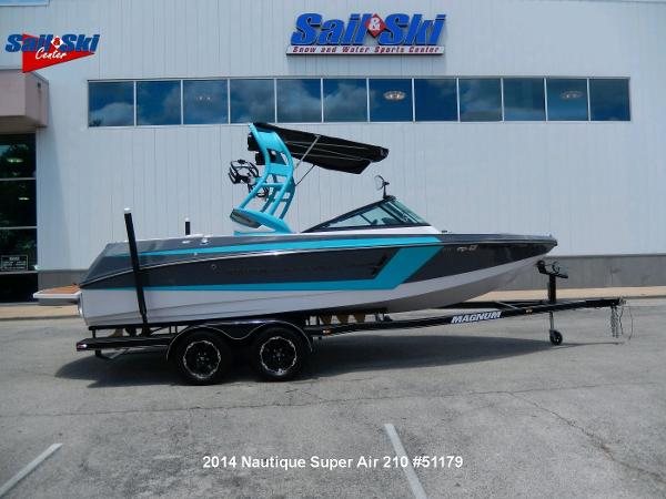 2014 Nautique Super Air 210