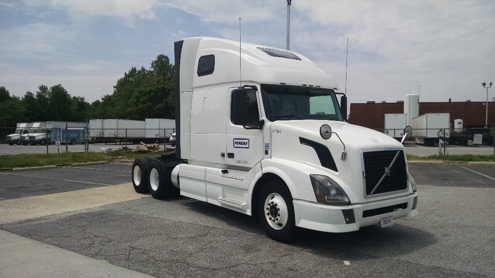 2012 Volvo Vnl  Conventional - Sleeper Truck