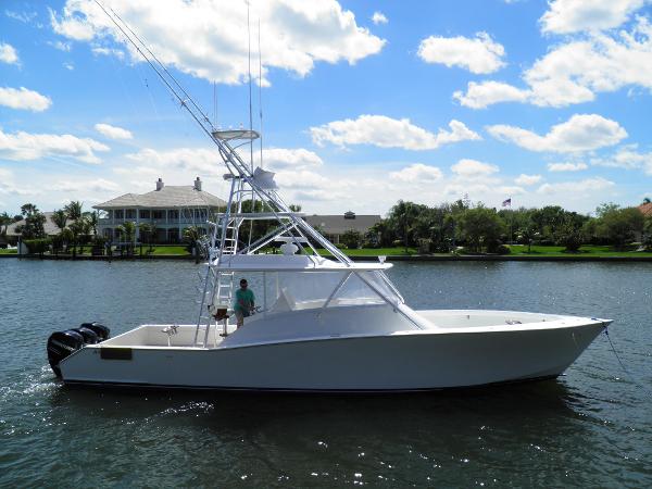 2009 American Custom Yachts 42 Walk Around