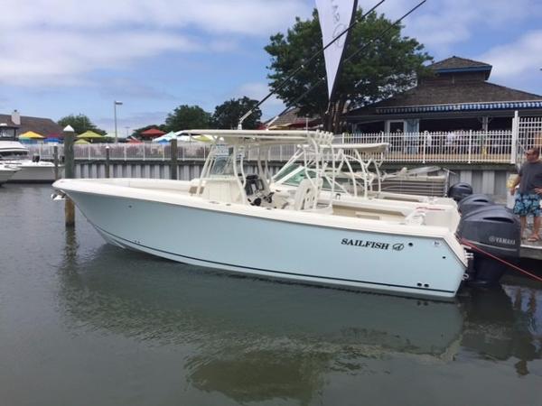 2016 Sailfish 320 Center Console