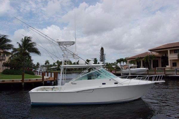 2001 Cabo Yachts 35 Open