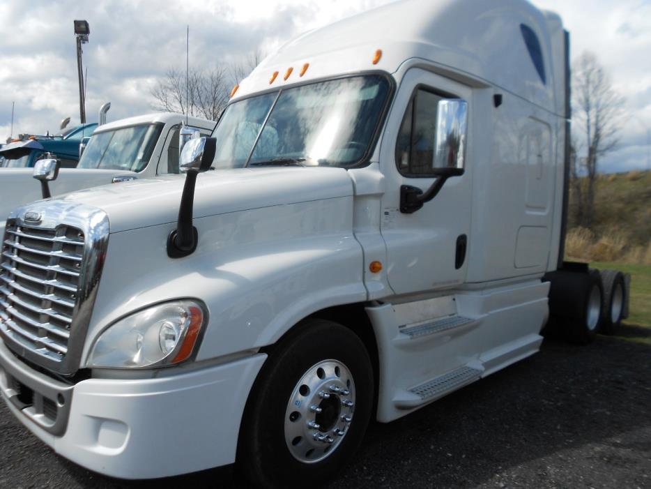 2013 Freightliner Cascadia Ca12564slp  Conventional - Sleeper Truck