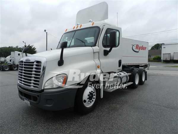 2009 Freightliner Cascadia 125  Conventional - Day Cab