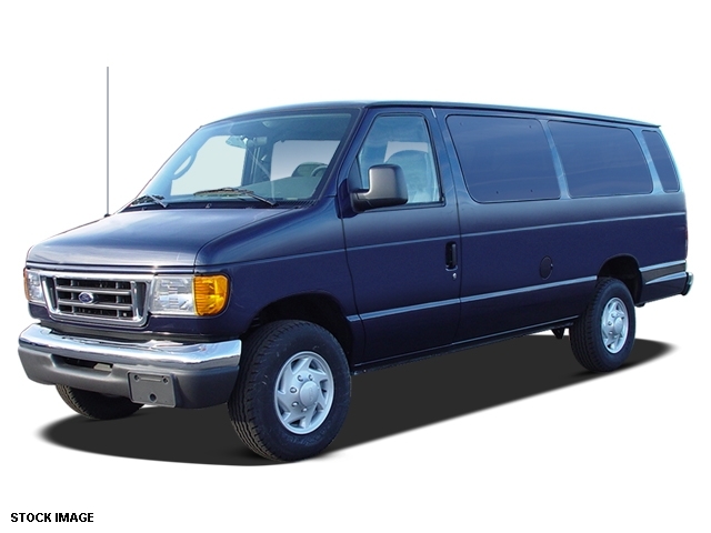 2005 Ford E-Series Wagon  Van